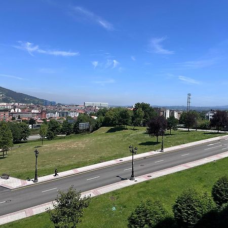 Acogedor Apartamento Con Vistas A La Catedral Y Parking Овиедо Екстериор снимка