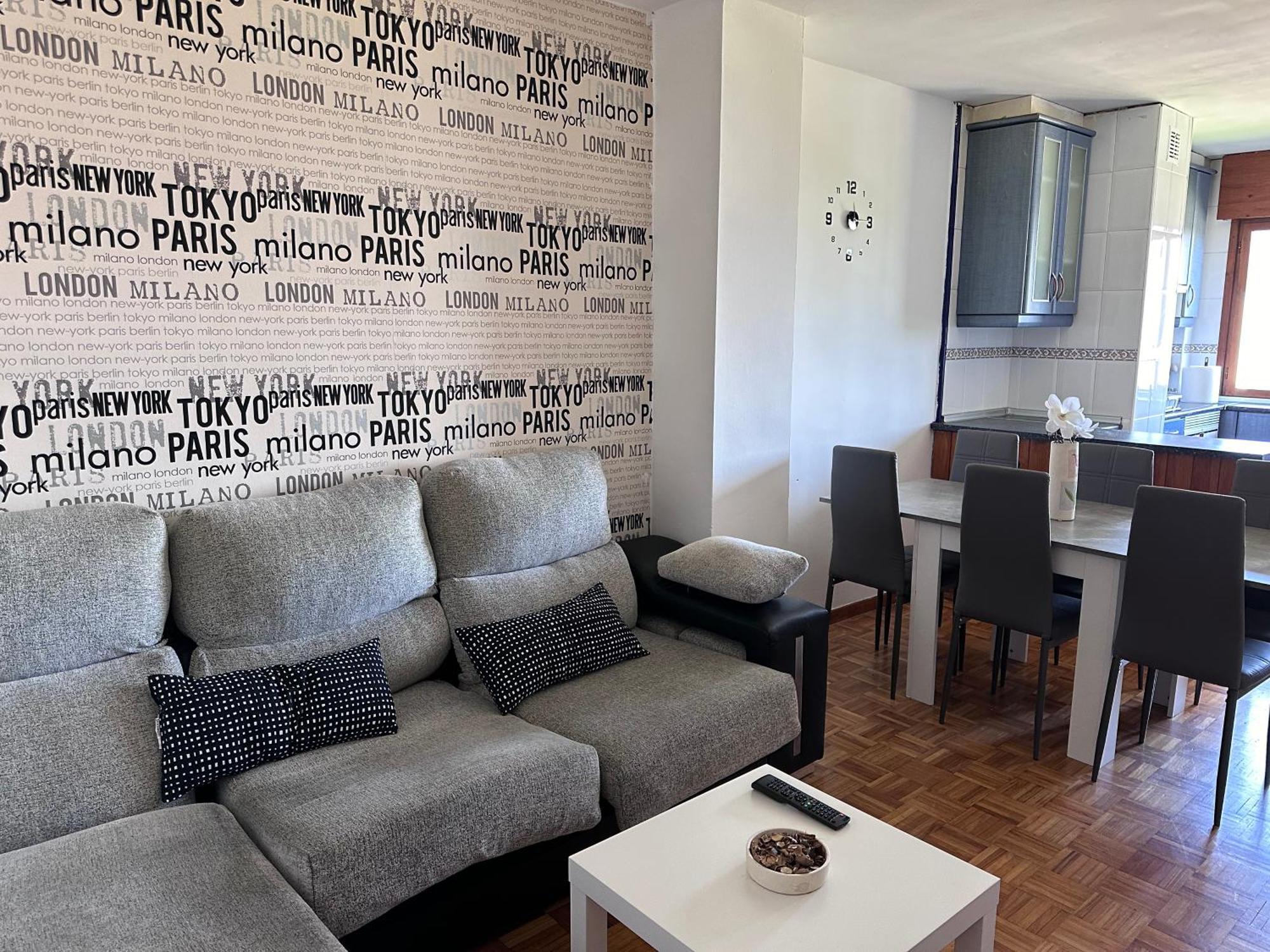 Acogedor Apartamento Con Vistas A La Catedral Y Parking Овиедо Екстериор снимка
