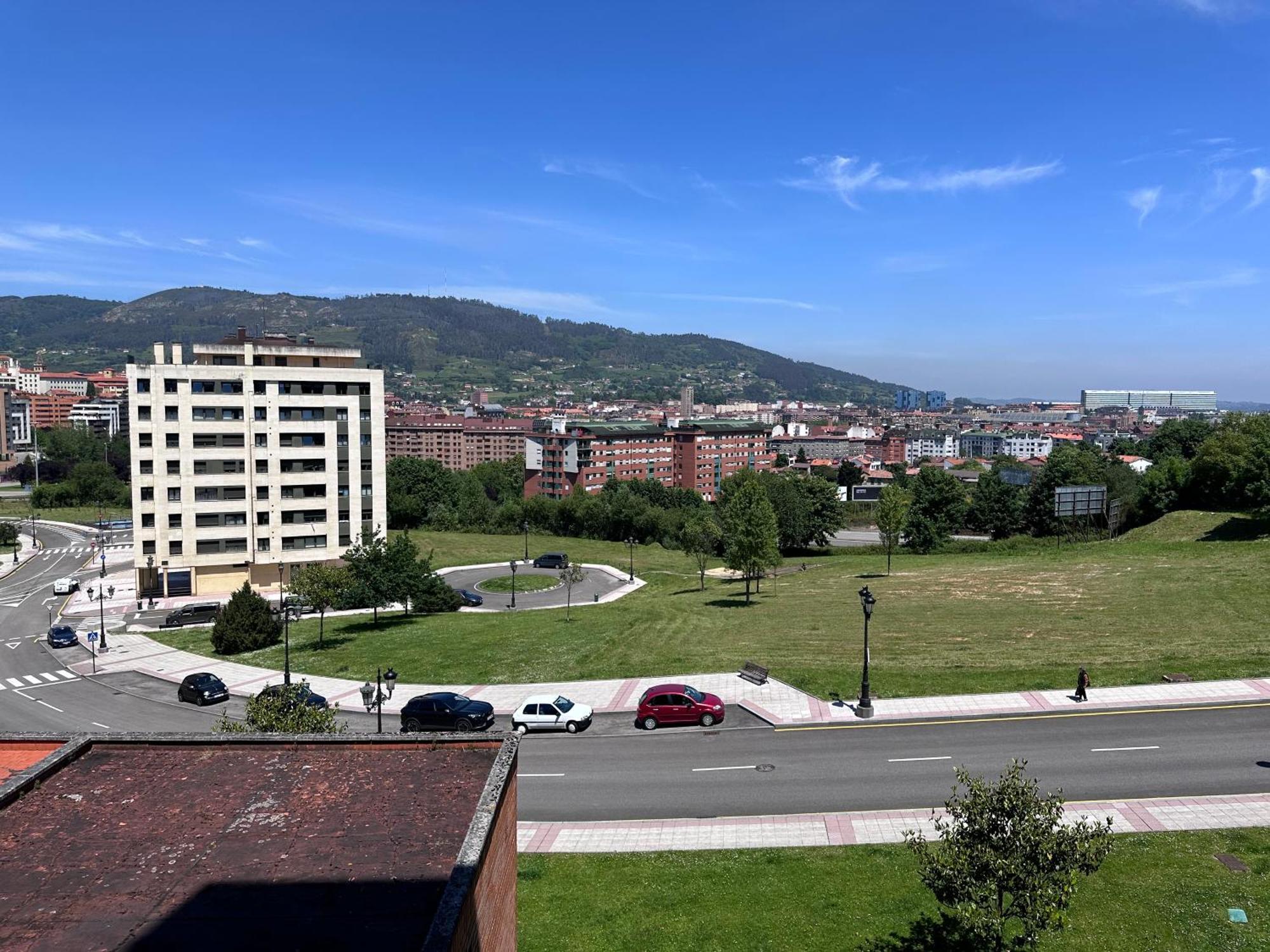 Acogedor Apartamento Con Vistas A La Catedral Y Parking Овиедо Екстериор снимка