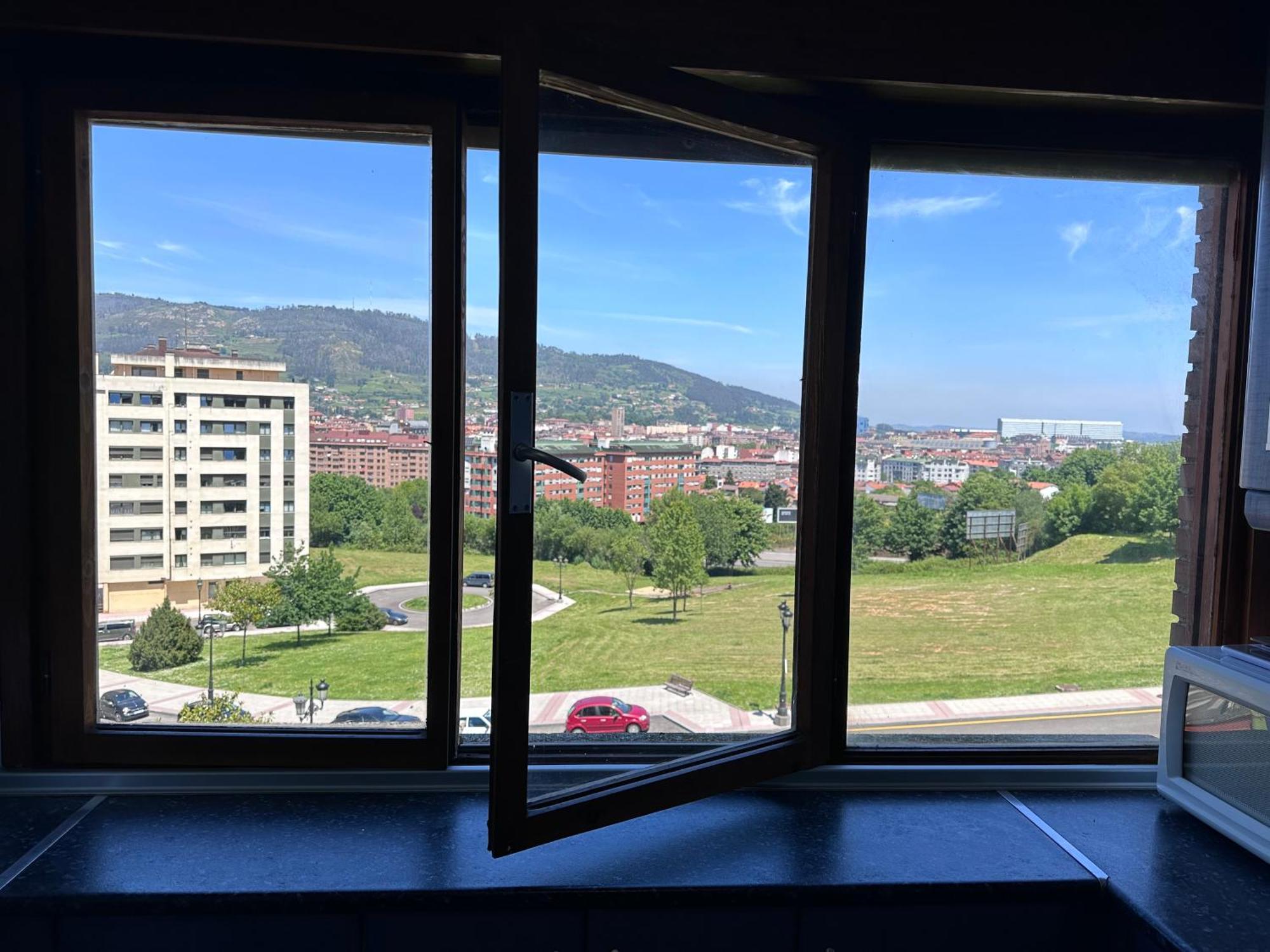 Acogedor Apartamento Con Vistas A La Catedral Y Parking Овиедо Екстериор снимка